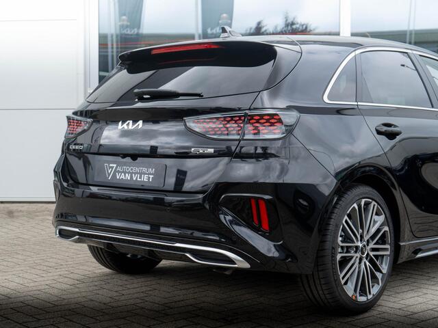KIA CEE D Ceed 1.5 T-GDi GT-PlusLine | UNIEKE AUTO | OP VOORRAAD DIRECT RIJDEN | schuifkanteldak | JBL Speakers | Elektrische verstelbare stoelen met geheugenfunctie |