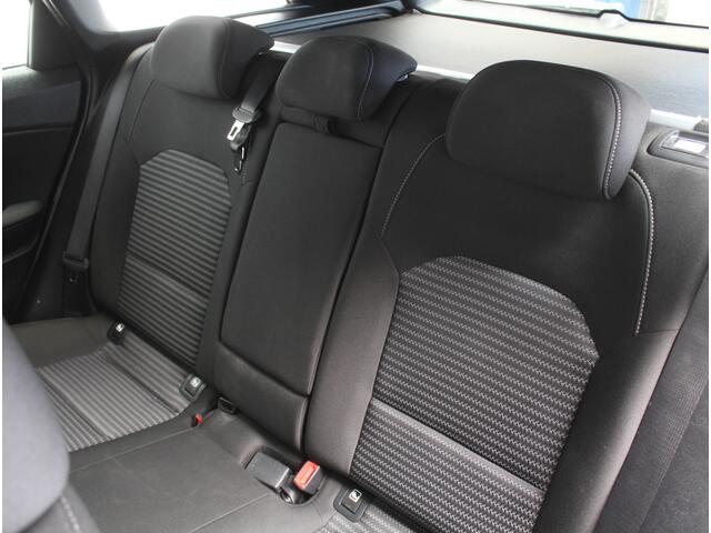 KIA CEE D Ceed Sportswagon 1.5 T-GDi DynamicLine CLIMATE | CARPLAY | CAMERA | ADAPCRUISE | LED | DAB | NAVI | LMV