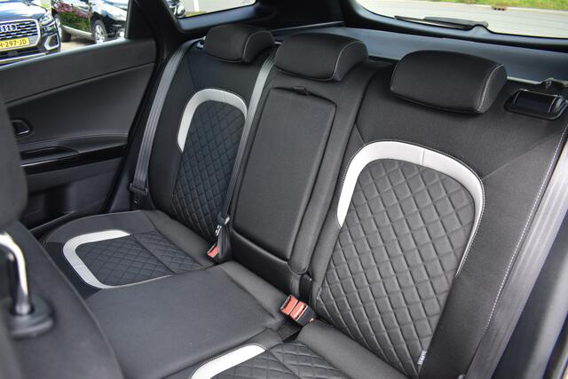 KIA CEE D Cee'd Sportswagon 1.0 T-GDi GT-Line / Navigatie / Keyless / Trekhaak / Xenon / Camera /