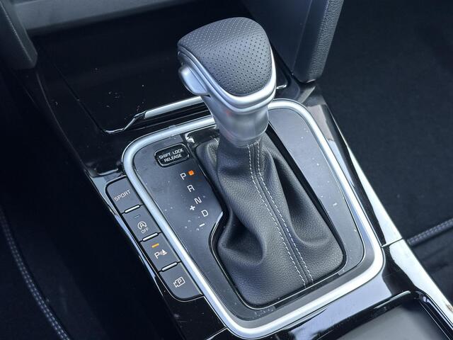 KIA CEE D Ceed Sportswagon 1.5 T-GDi GT-PlusLine Schuif-/kanteldak | 18 inch | Parkeersensoren V+A | Verwarmde voorstoelen