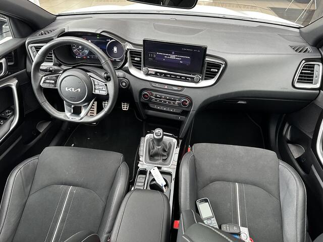 KIA CEE D Ceed Sportswagon 1.5 T-GDi GT-Line Apple Carplay/Android Auto | schuif-/kantel dak | Parkeercamera | 18 inch