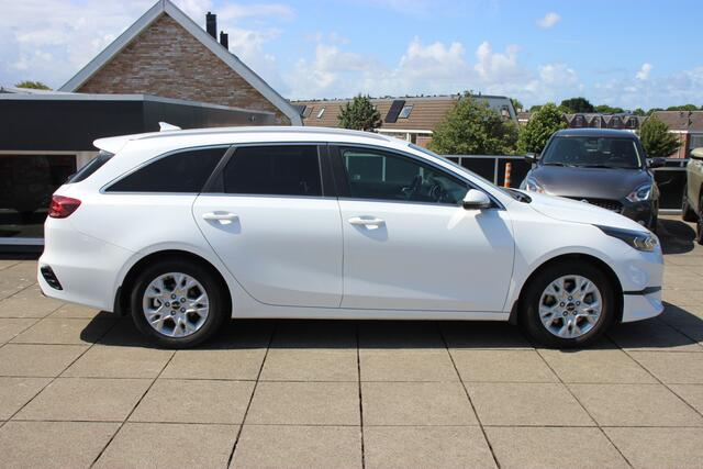 KIA CEE D Ceed Sportswagon 1.5 T-GDi DynamicLine Automaat | Stoel- en Stuurverwarming |