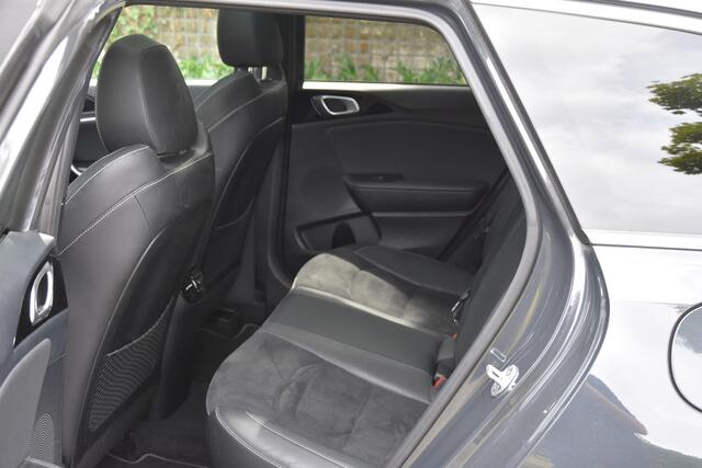 KIA CEE D Ceed Sportswagon 1.4 T-GDi GT-Line | TREKHAAK | PANO DAK | CARPLAY | CAMERA