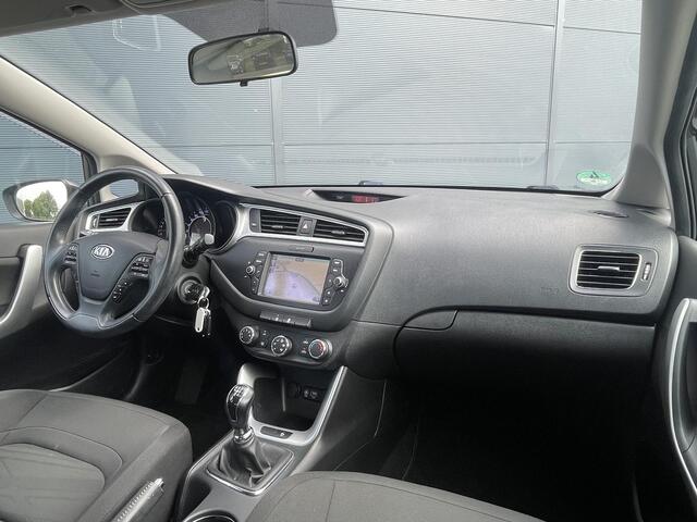 KIA CEE D cee'd 1.6 GDI First Edition | Camera | Bluetooth | Navi