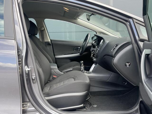 KIA CEE D cee'd 1.6 GDI First Edition | Camera | Bluetooth | Navi