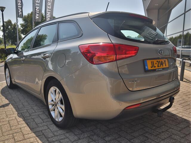 KIA CEE D cee'd 1.0 T-GDi First Edition | Navigatie | Camera | Cruise Control | Trekhaak |