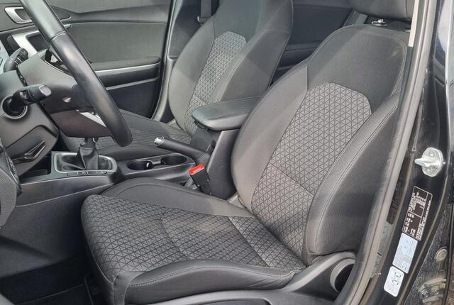 KIA CEE D Ceed Sportswagon 1.0 T-GDi ComfortLine 120PK | NL Auto | Climate Control | Achteruitrijcamera | Lichtmetalen Velgen | Apple Carplay & Android Auto |