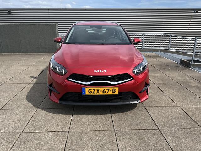 KIA CEE D Ceed Sportswagon 1.5 T-GDi DynamicLine 6-BAK TREKHAAK | NAVIGATIE | ACHTERUITRIJCAMERA