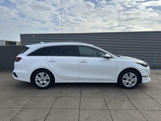 KIA CEE D Ceed Sportswagon 1.5 T-GDi DynamicPlusLine 6-BAK