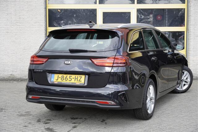 KIA CEE D Ceed Sportswagon 1.0 T-GDi DynamicLine BJ2020 Lmv 16" | Led | Pdc | Navi | Achteruitrijcamera | Climate control | Cruise control | Getint glas
