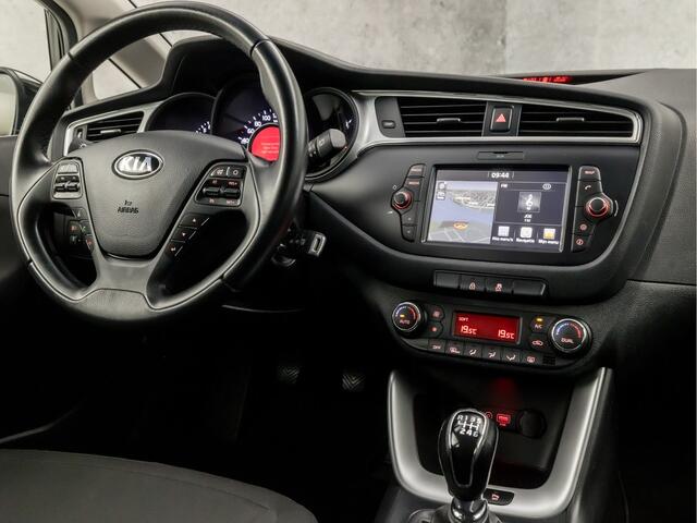 KIA CEE D cee'd Sportswagon 1.0 T-GDi Sport (APPLE CARPLAY, NAVIGATIE, CLIMATE, CAMERA, SPORTSTOELEN, GETINT GLAS, PARKEERSENSOREN, CRUISE, NIEUWSTAAT)