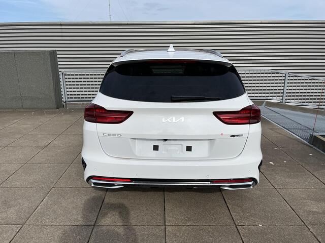 KIA CEE D Ceed SW 1.5 T-GDi GT-PlusLine AUTOMAAT NIEUW!!! | LEDER/ALCANTARA | SCHUIFDAK | NAVIGATIE