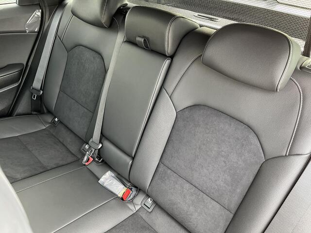 KIA CEE D Ceed SW 1.5 T-GDi GT-PlusLine AUTOMAAT NIEUW!!! | LEDER/ALCANTARA | SCHUIFDAK | NAVIGATIE