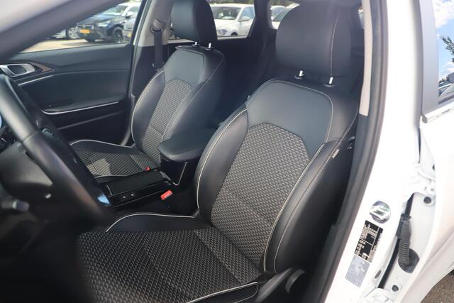 KIA CEE D Ceed Sportswagon 1.6 GDI PHEV DynamicPlusLine 18 inch LMV Navigatie Carplay Android Achteruitrijcamera Stuur & Stoelverwarming