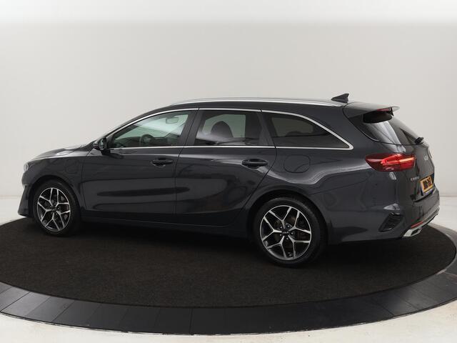 KIA CEE D Ceed Sportswagon 1.6 GDI PHEV ExecutiveLine | Automaat | Camera | Cruise control | Climate control | LMV 17 inch | LED | Stuurverwarming | Stoelverwarming | Lane assist | Navigatie