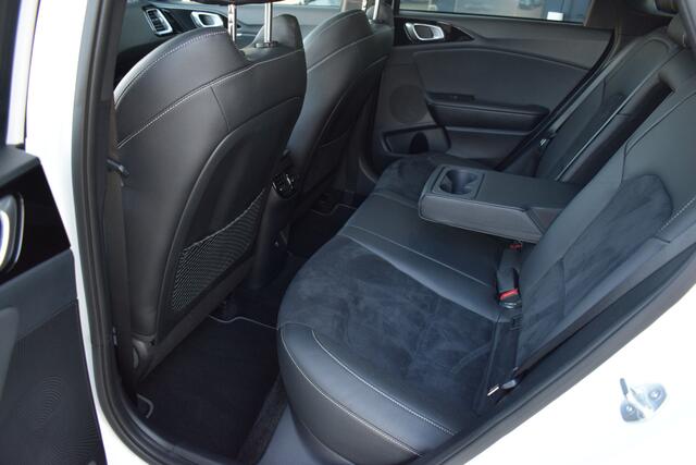 KIA CEE D Ceed Sportswagon 1.0 T-GDi GT-Line | Cruise Control | Panoramadak | Navigatie | Camera | Trekhaak | Tot 10Jr. Kia-Garantie