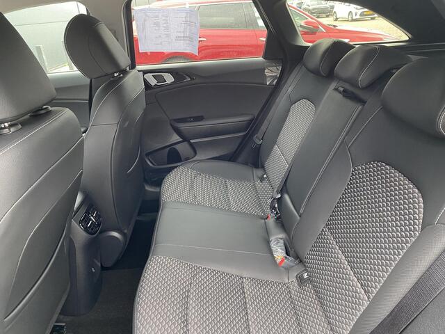 KIA CEE D Ceed SW 1.5 T-GDi DCT7 DynamicLine | Demo | Navigatie | Parkeercamera | Climate Control | Cruise Control Adaptief |