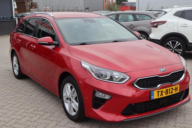 KIA CEE D Ceed Sportswagon 1.0 T-GDi DynamicPlusLine Navigatie, Camera, Stoel- en stuurverwarming, Cruise control, Lichtmetalen wielen