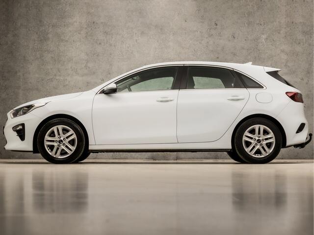 KIA CEE D Ceed 1.0 T-GDi DynamicLine (APPLE CARPLAY, GROOT NAVI, CLIMATE, CAMERA, SPORTSTOELEN, LANE ASSIST, CRUISE, TREKHAAK, NIEUWSTAAT)