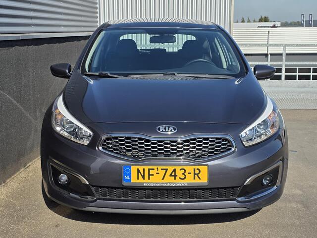 KIA CEE D cee'd 1.6 GDI ComfortPlusLine Navigator Incl: Navigatie, Cruisecontrol, Airconditioning, LM velgen, Parkeerhulpcamera, Metallic lak