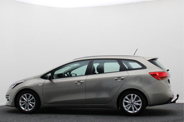 KIA CEE D cee'd Sportswagon 1.6 GDI First Edition