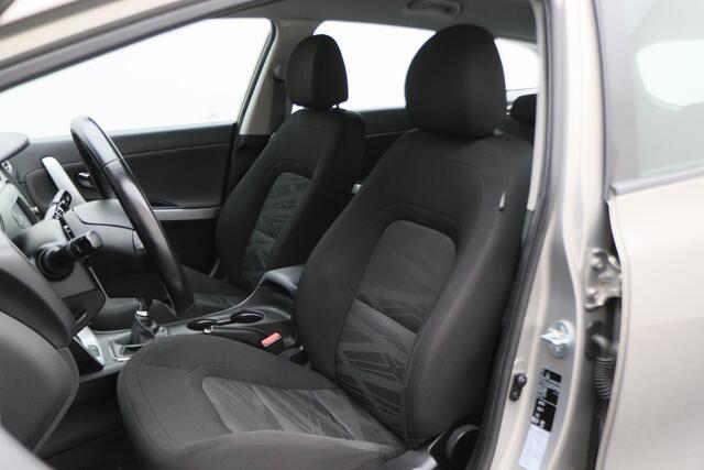 KIA CEE D cee'd Sportswagon 1.6 GDI First Edition