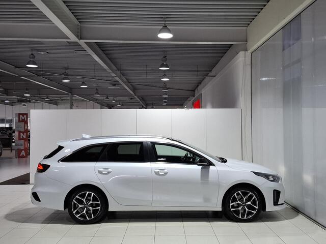KIA CEE D Ceed Sportswagon 1.0 T-GDi GT-Line Stoel en stuur verwarming, schuif / kantel dak, Navigatie, Camera.