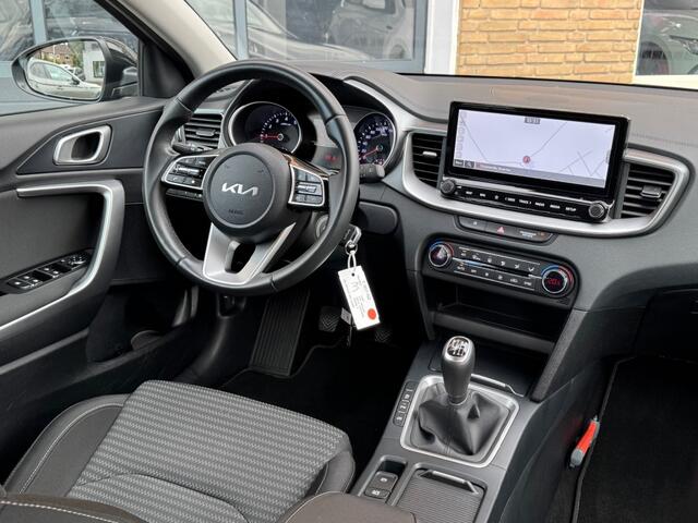 KIA CEE D 1.0 T-GDI 120PK DYNAMICLINE 5-DEURS/NAVI/CARPLAY/NL-AUTO/1E EIG.