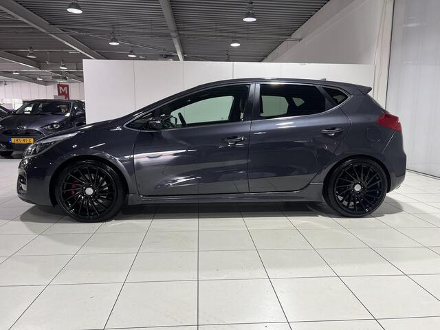 KIA CEE D cee'd 1.6 T-GDi GT 204 PK, 19 inch, Navigatie, Camera.