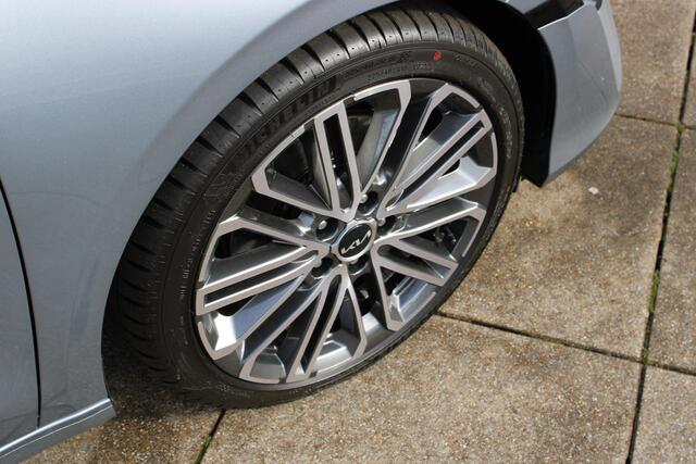 KIA CEE D Ceed Sportswagon 1.5 T-GDi GT-PlusLine Navigatie / Schuifdak / El.stoelen + Geheugen /