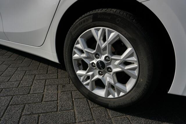 KIA CEE D Ceed Sportswagon 1.0 T-GDI DYNAMICLINE DEALER ONDERHOUDEN CAMERA STOEL+STUURVERWARMING ANDROID/APPLECARPLAY(NAVI) ECC AIRCO CRUISECONTROL RIJSTROOKSENSOR BLUETOOTH PRIVACYGLAS ENZ...