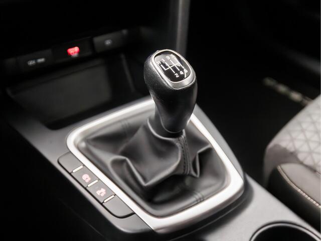 KIA CEE D Ceed Sportswagon 1.0 T-GDi DynamicLine (APPLE CARPLAY, GROOT NAVI, CAMERA, XENON, GETINT GLAS, SPORTSTOELEN, PARKEERSENSOREN, LM VELGEN, CRUISE, LANE ASSIST, NIEUWSTAAT)