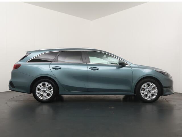 KIA CEE D Ceed Sportswagon 1.5 T-GDi DynamicPlusLine - Navigatie - Stoel/Stuur Verwarming - Dodehoek Detectie - LED Koplampen - Fabrieksgarantie tot 2031