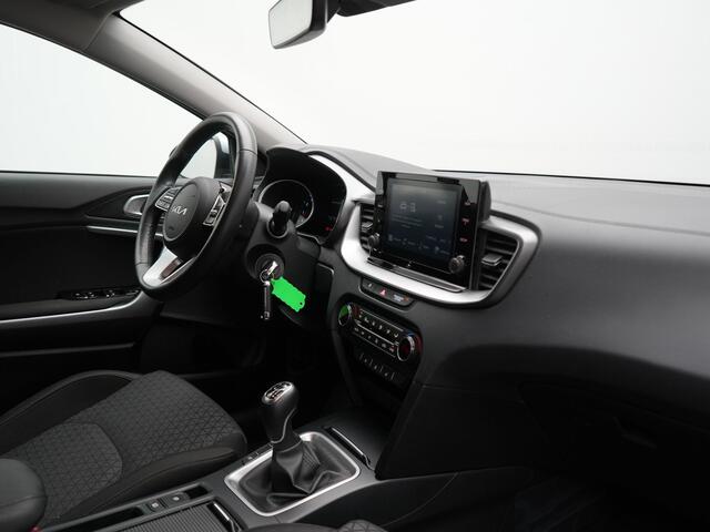 KIA CEE D Ceed Sportswagon 1.0 T-GDi ComfortLine 101pk Dealer O.H. | Camera | Apple Carplay | Stoelen & Stuur Verwarmd | Cruise Control | DAB |