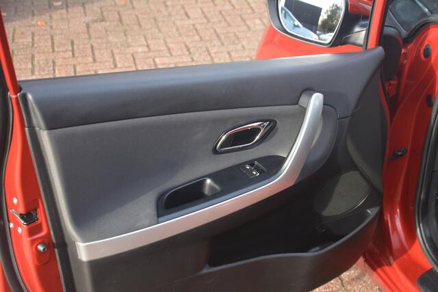 KIA CEE D cee'd Sportswagon 1.6 GDI First Edition | Navigatie | Camera | Airco | Cruise-control | NL auto!! |