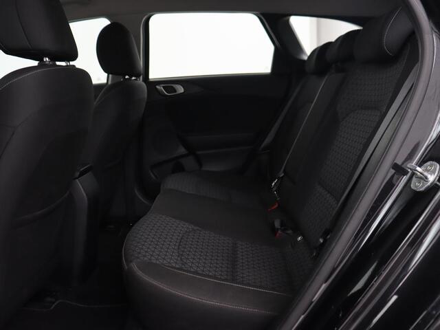 KIA CEE D Ceed 1.4 T-GDi DynamicLine | Automaat | Camera | Trekhaak | Carplay | Navigatie | Climate control | DAB | Cruise control | Parkeerhulp