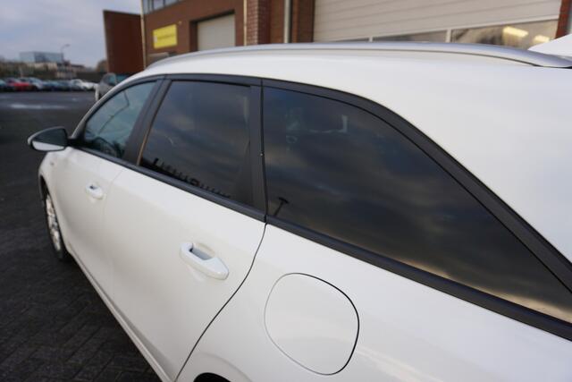 KIA CEE D Ceed Sportswagon 1.0 T-GDi DYNAMICLINE VOLLEDIG DEALER ONDERHOUDEN CAMERA STOEL+STUURVERWARMING ANDROID/APPLECARPLAY(NAVI) ECC AIRCO CRUISECONTROL BLUETOOTH PARELMOER 4X ELECTR.RAMEN/SPIEGELS