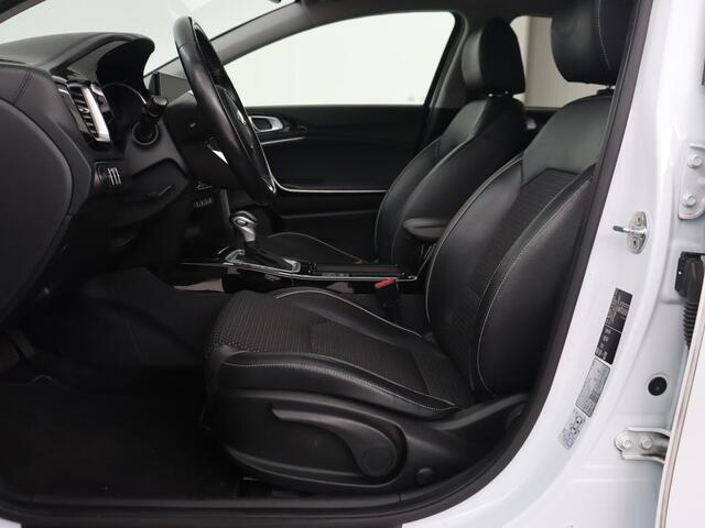 KIA CEE D Ceed 1.4 T-GDi DynamicPlusLine | Stoel & stuurverwarming | Adaptive cruise | Trekhaak | Camera | Carplay | Full LED | Navigatie | Climate control | DAB | File Assistent