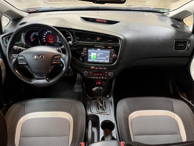 KIA CEE D cee'd Sportswagon 1.6 GDI AUT DynamicLine | Navi | Stoel & Stuur verwarming | Camera | PDC V+A | 16" | Keurig netjes onderhouden!