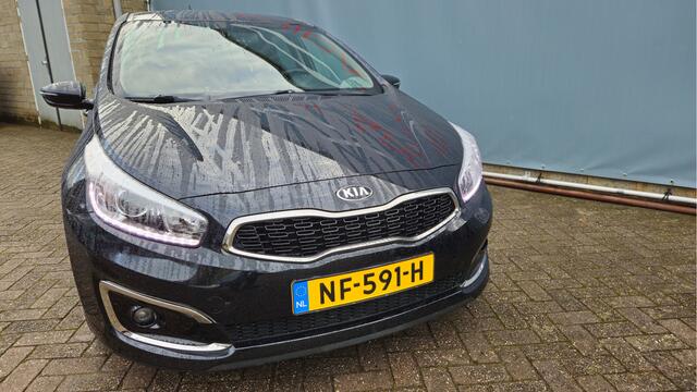 KIA CEE D cee'd 1.6 GDI DynamicLine NAVI TEL LM CAMERA TREKHAAK