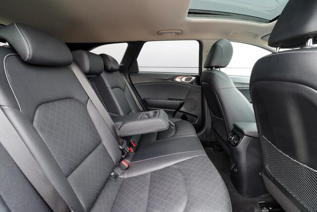 KIA CEE D Ceed Sportswagon 1.6 GDI PHEV ExecutiveLine | Trekhaak | Panoramadak | Rijklaarprijs - incl.garantie