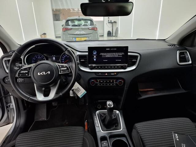 KIA CEE D Ceed Sportswagon 1.0 T-GDi 120pk DynamicLine Airco ECC Navi Cruise Control PDC VA+ Camera Full LED Carplay Lichtmetalen velgen DAB+