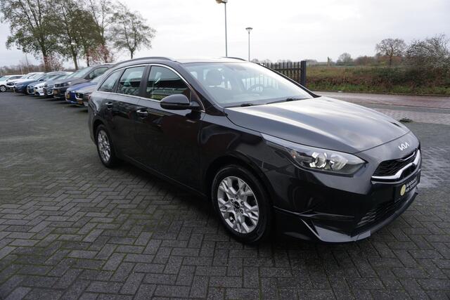 KIA CEE D Ceed Sportswagon 1.5 T-GDI 160PK AUTOMAAT DYNAMICLINE OKT 2023 CAMERA NAVIGATIE ANDROID-APPLECARPLAY RIJSTROOKSENSOR ECC AIRCO CRUISECONTROL PARKEERSENSOREN BLUETOOTH 4X ELECTR.RAMEN-SPIEGELS