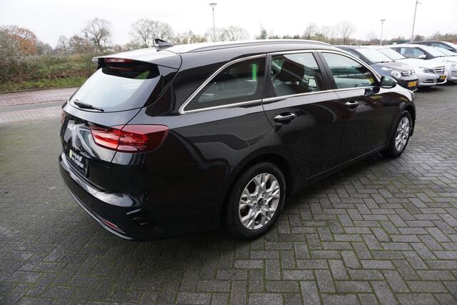 KIA CEE D Ceed Sportswagon 1.5 T-GDI 160PK AUTOMAAT DYNAMICLINE OKT 2023 CAMERA NAVIGATIE ANDROID-APPLECARPLAY RIJSTROOKSENSOR ECC AIRCO CRUISECONTROL PARKEERSENSOREN BLUETOOTH 4X ELECTR.RAMEN-SPIEGELS