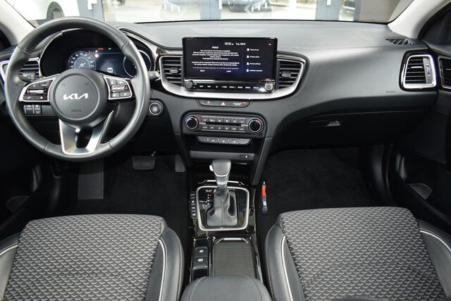 KIA CEE D Ceed Sportswagon 1.5 T-GDi DynamicPlusLine | Cruise Control Adaptive | Stoel + Stuurwiel Verwarming | Camera | Automaat | Half Leder |