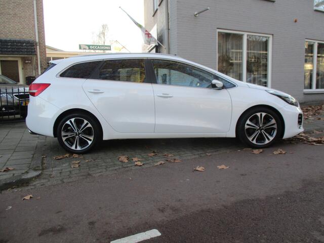 KIA CEE D cee'd Sportswagon 1.0 T-GDi GT-Line Summer Edition / AIRCO / NAVI / GLAZEN-DAK / NW-STAAT / 200dkm
