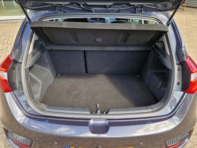 KIA CEE D cee'd 1.6 GDI DynamicLine Navigatie / Trekhaak / Camera / Clima