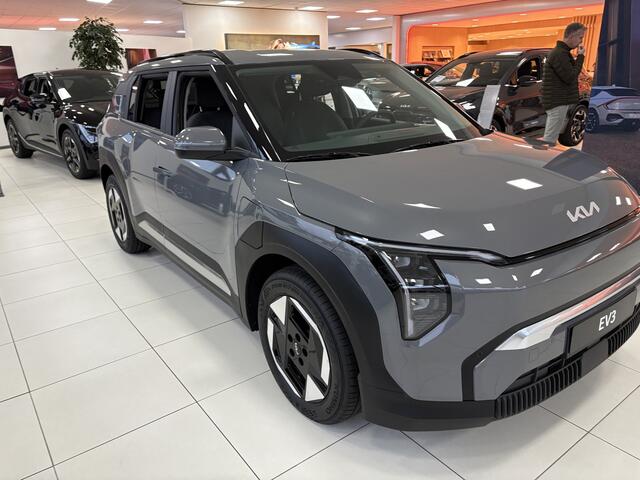 KIA EV3 Plus 58.3 kWh Geheel rijklaar! INCL SEPP- Subsidie | 605km actieradius|