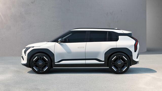 KIA EV3 Plus 81.4 kWh Tijdelijk Kia Subsidie ¤2950,- Bij Aanschaf | Private lease vanaf ¤398| Geen BPM | Nu te bestellen