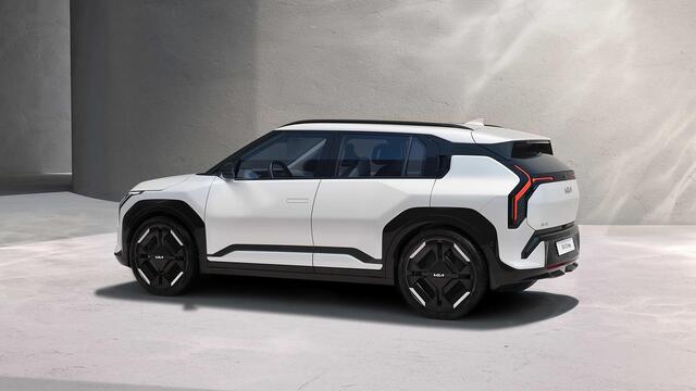 KIA EV3 Plus 81.4 kWh Tijdelijk Kia Subsidie ¤2950,- Bij Aanschaf | Private lease vanaf ¤398| Geen BPM | Nu te bestellen